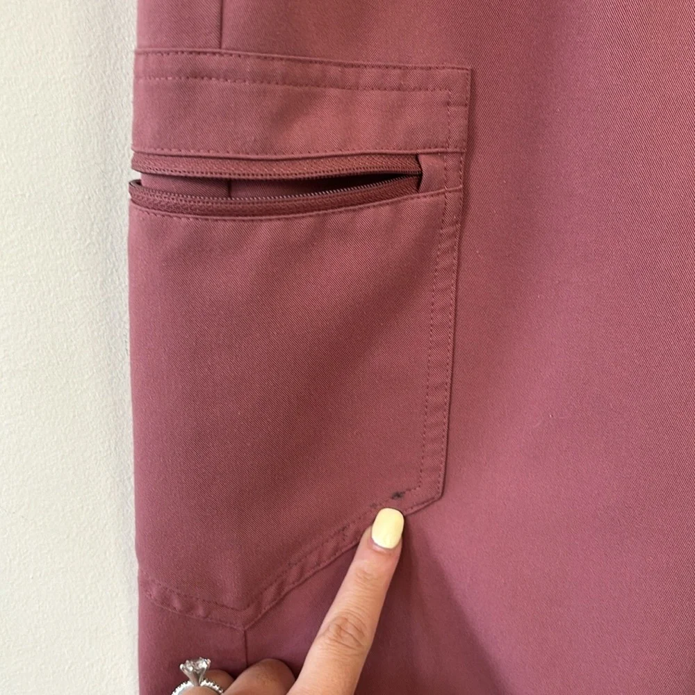 FIGS Zamora High Waisted Jogger Scrub Pant Mauve Size Small Petite - Picture 11 of 13